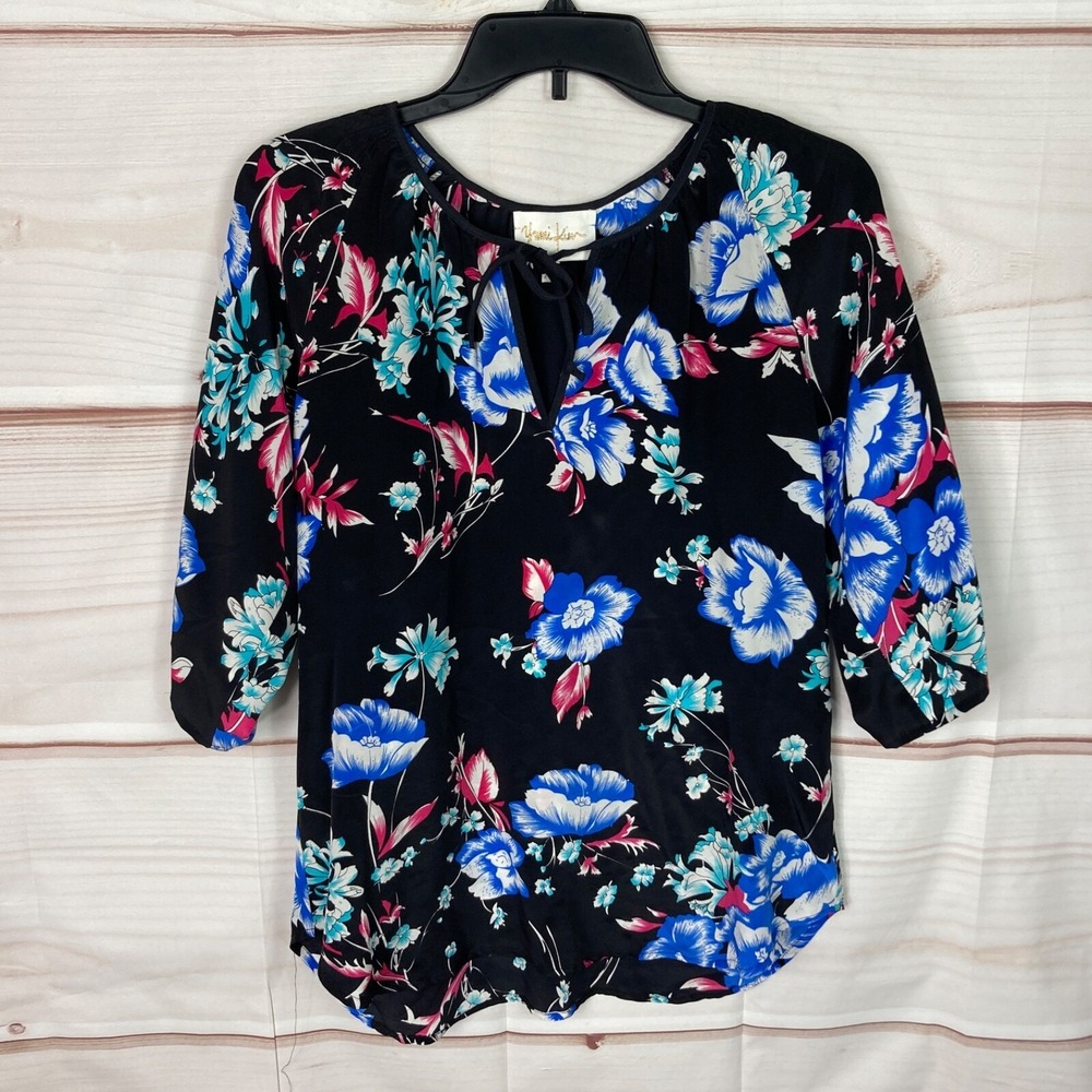 Yumi Kim Top Womens XS Black Floral Silk Blouse 3/4 Sleeve Tie Neck Pullover